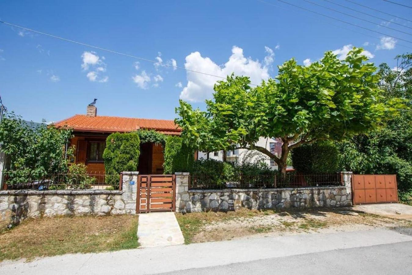 Appartement Wooden House In Ioannina Extérieur photo